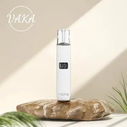 VAKA 真皮一代通用主機 ｜ 皮質點綴展現優雅品味 ｜ 精緻皮革工藝賦予溫和喉韻與紮實霧感回饋